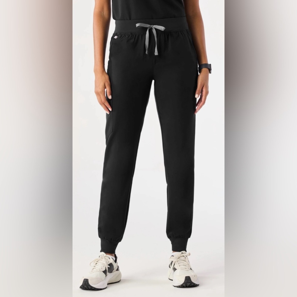 Figs Black Zamora Jogger Scrub Pants Small Petite